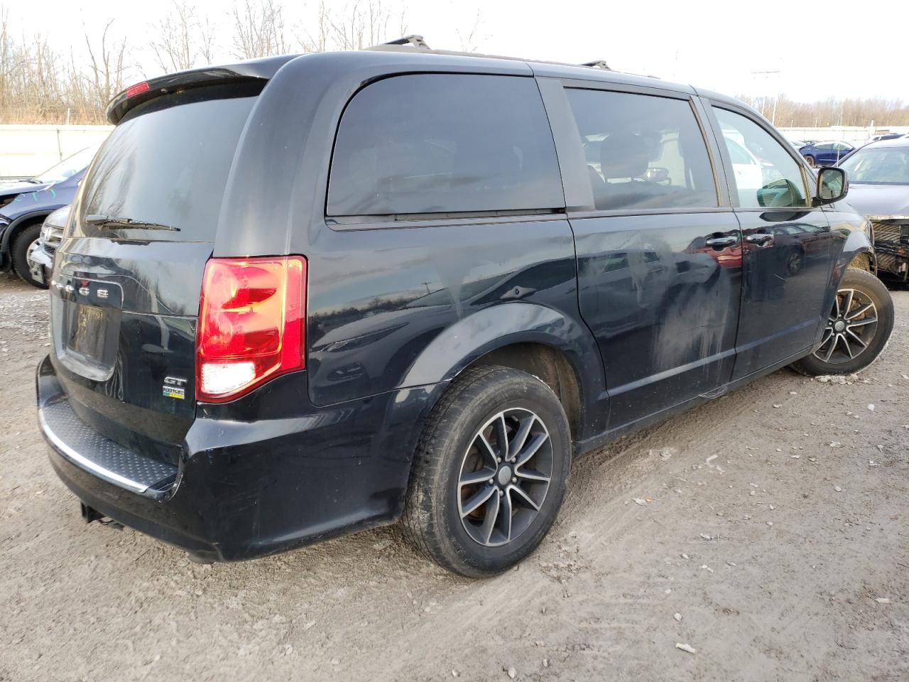 2019 Dodge Caravan - Image 3