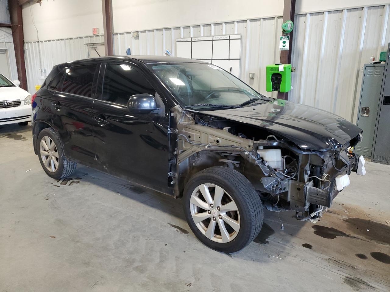 2013 Mitsubishi Outlander - Image 4