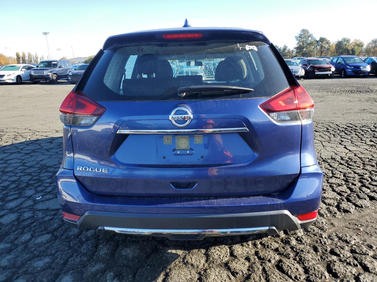 2018 Nissan Rogue S VIN: JN8AT2MT4JW465928 Lot: 80209984