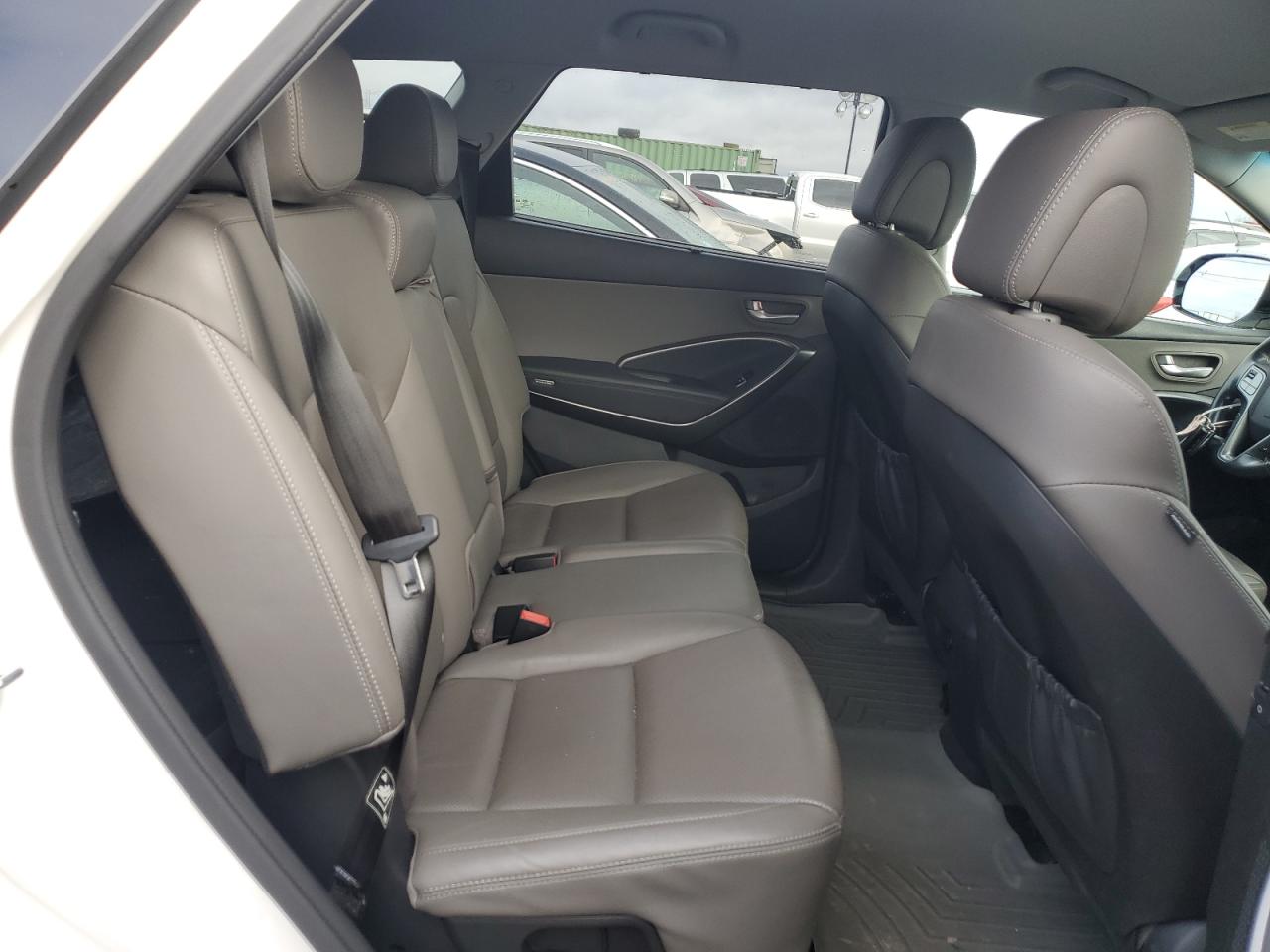 2018 Hyundai Santa Fe - Image 10