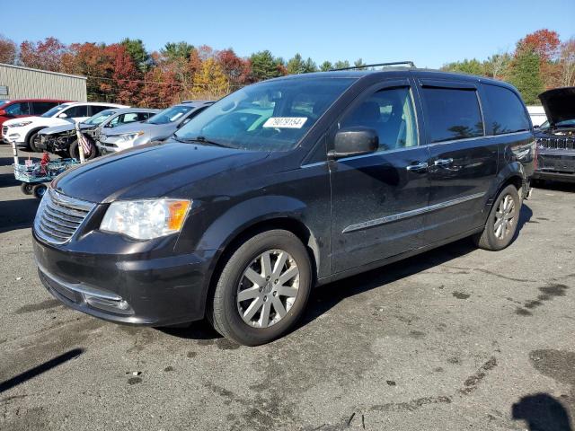 2015 Chrysler Town & Country Touring للبيع في Exeter، RI - Rear End