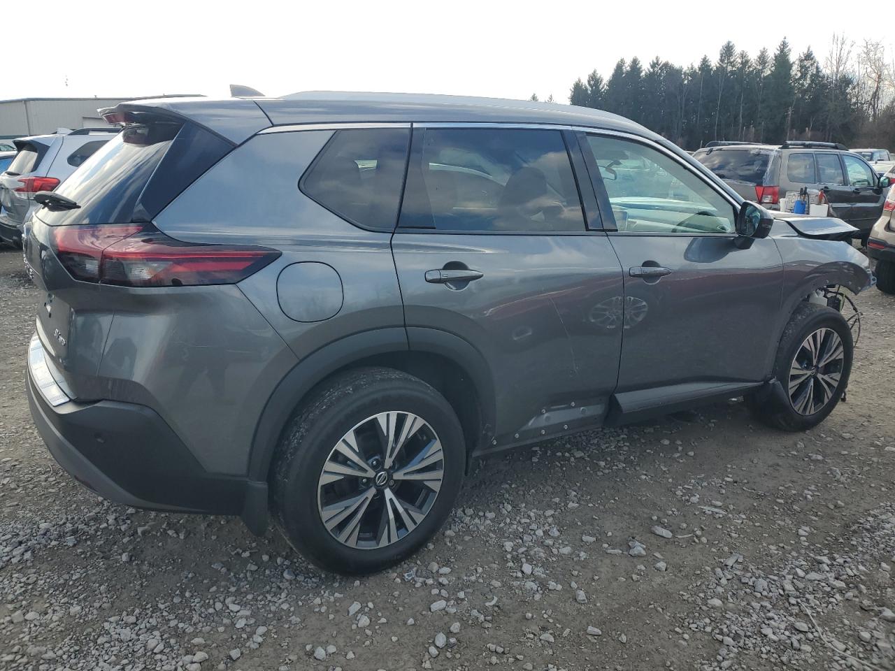 2021 Nissan Rogue - Image 3