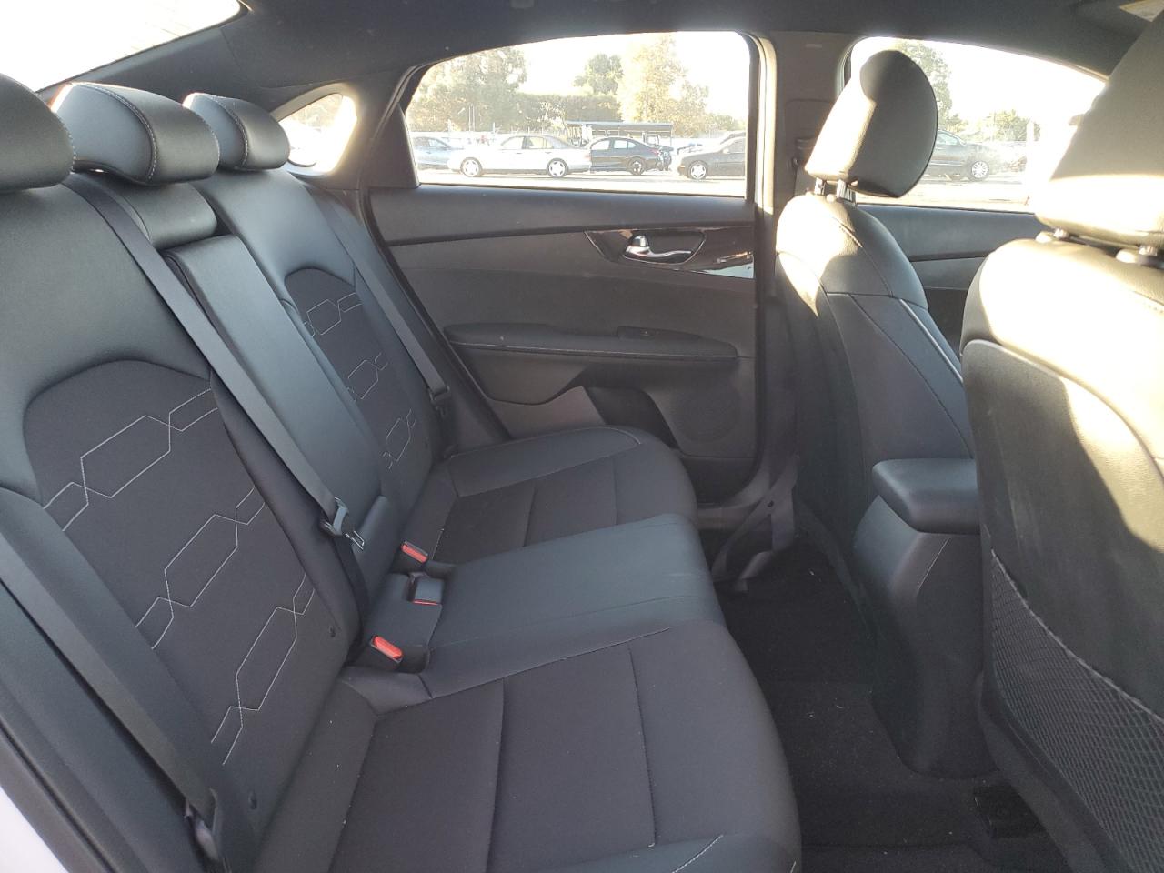 2024 Kia Forte - Image 10
