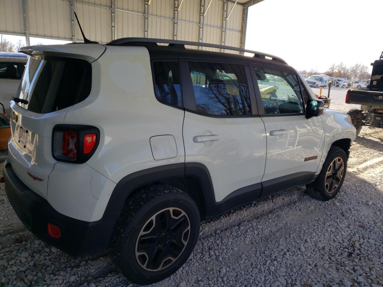 VIN ZACCJBCT7FPB46278 2015 JEEP RENEGADE no.3