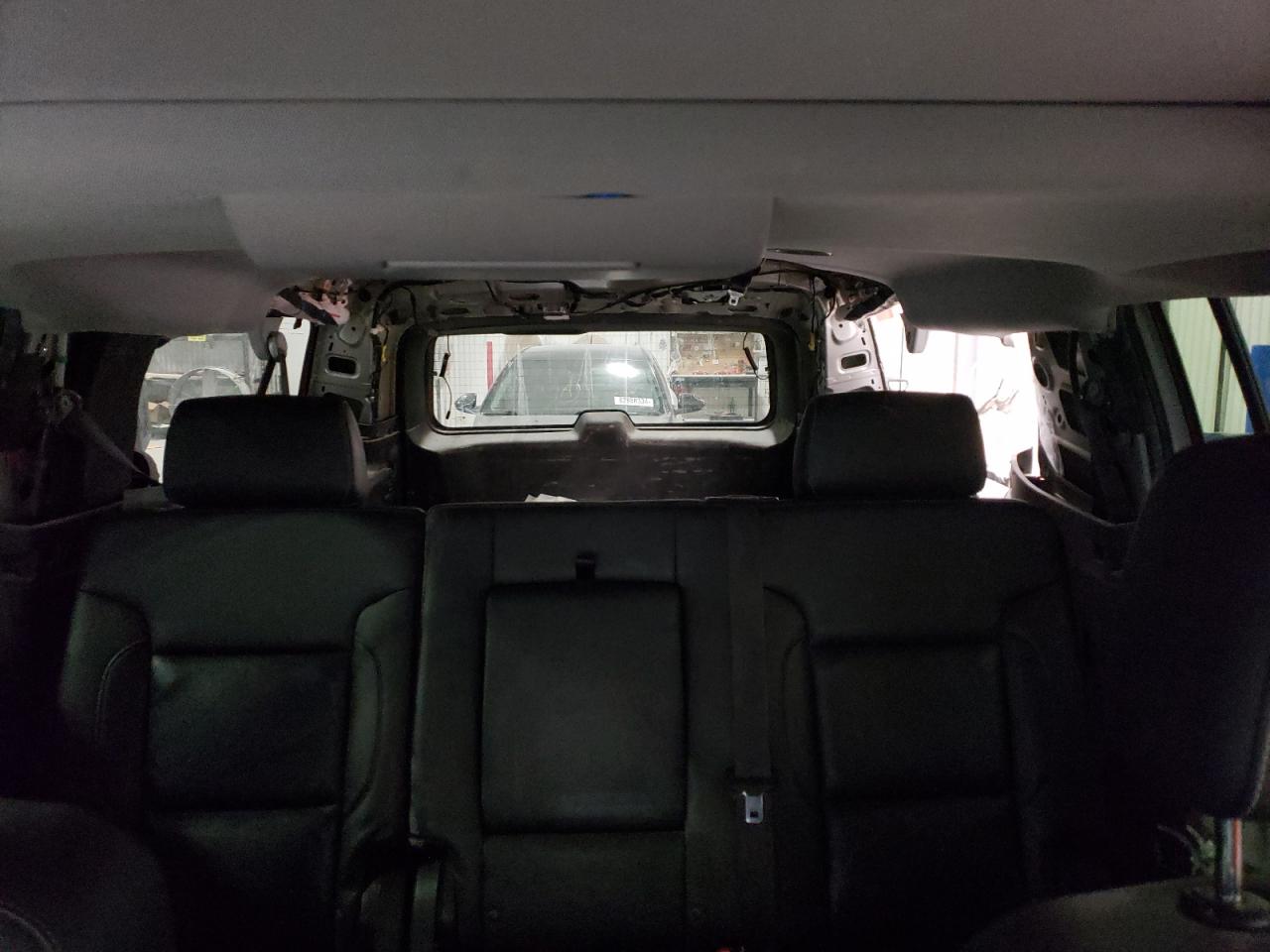 2015 Chevrolet Suburban - Image 10