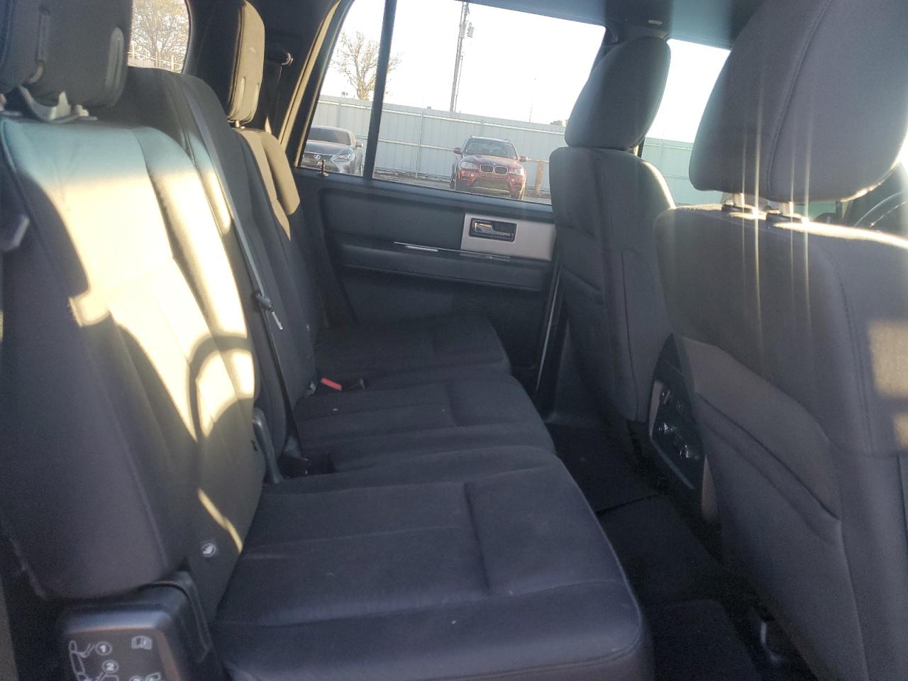 2017 Ford Expedition - Image 11