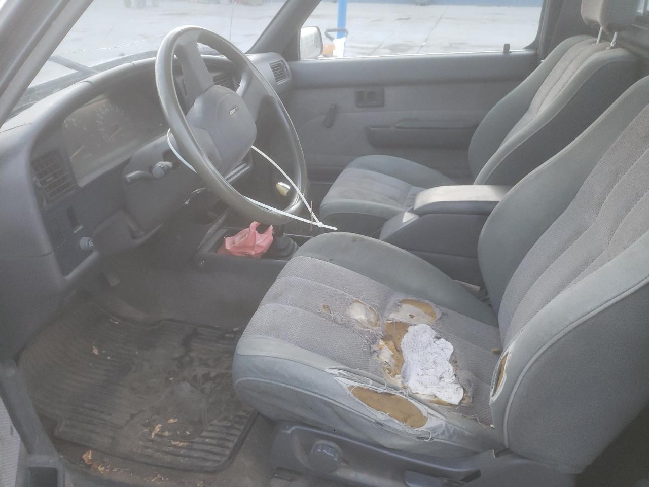1989 Toyota Pickup - Image 7