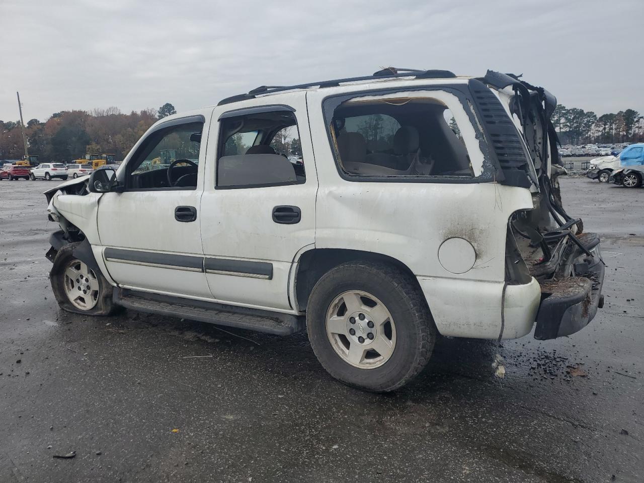 2004 Chevrolet Tahoe - Image 2