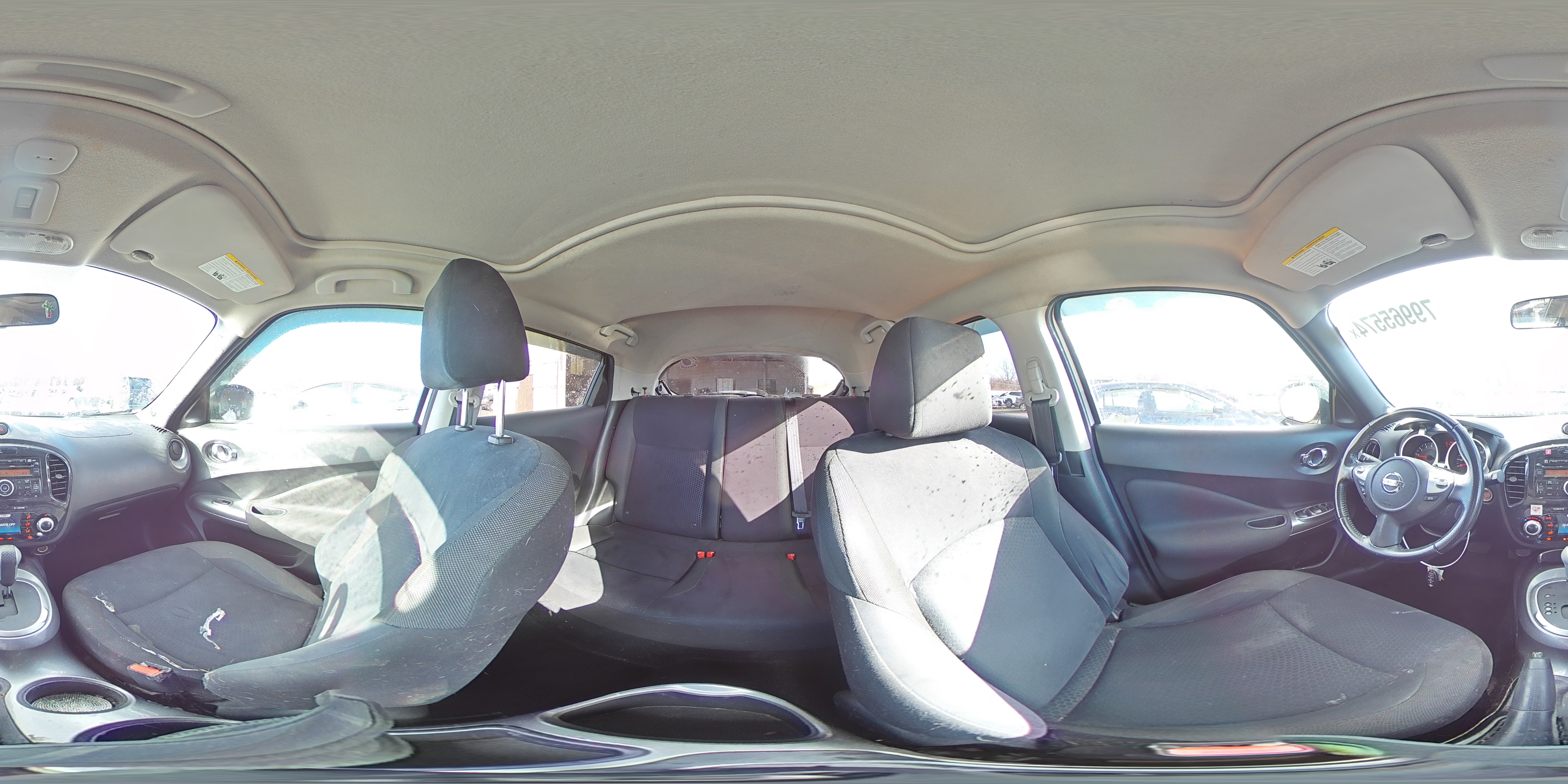 2013 Nissan Juke - Image 15