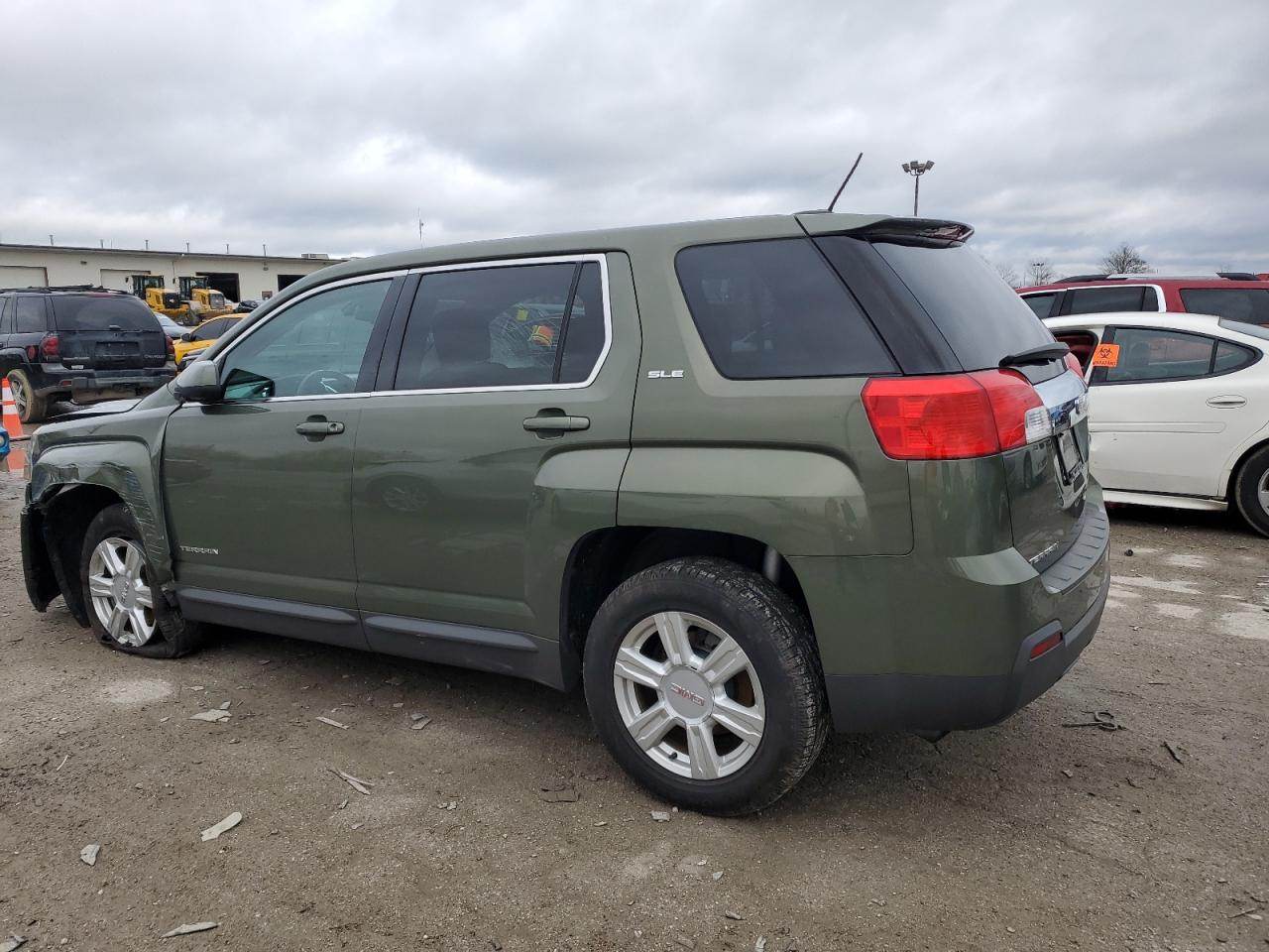 2015 GMC Terrain - Image 2