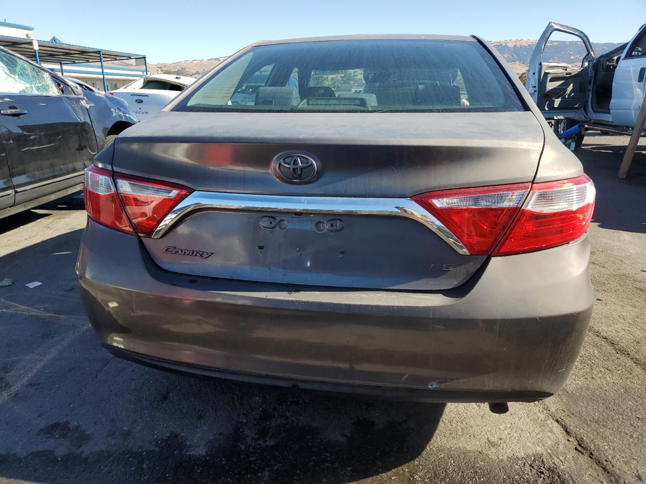 VIN 4T1BF1FK6GU570637 2016 TOYOTA CAMRY no.6