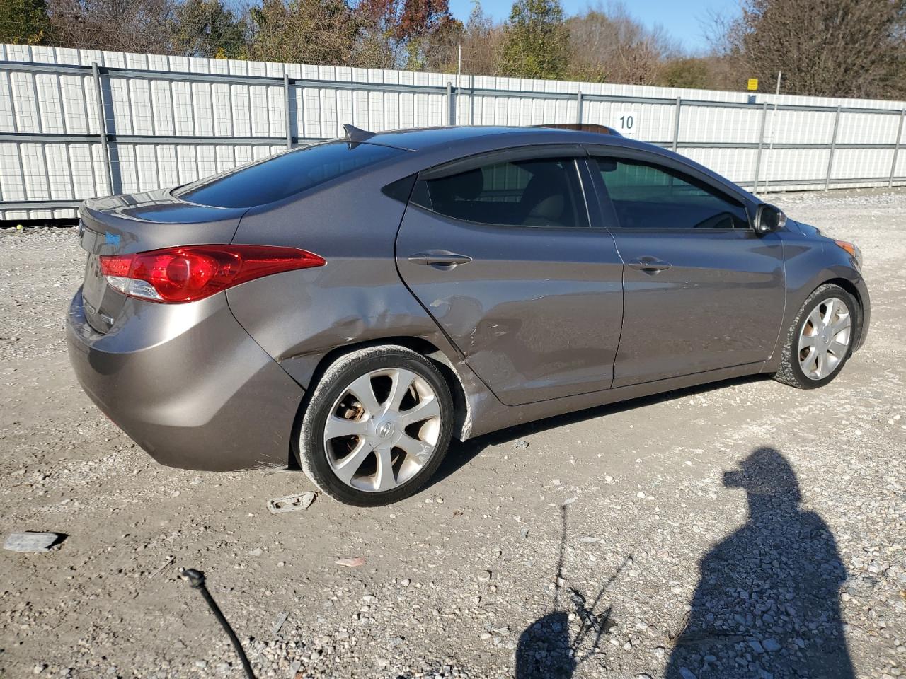 2013 Hyundai Elantra - Image 3