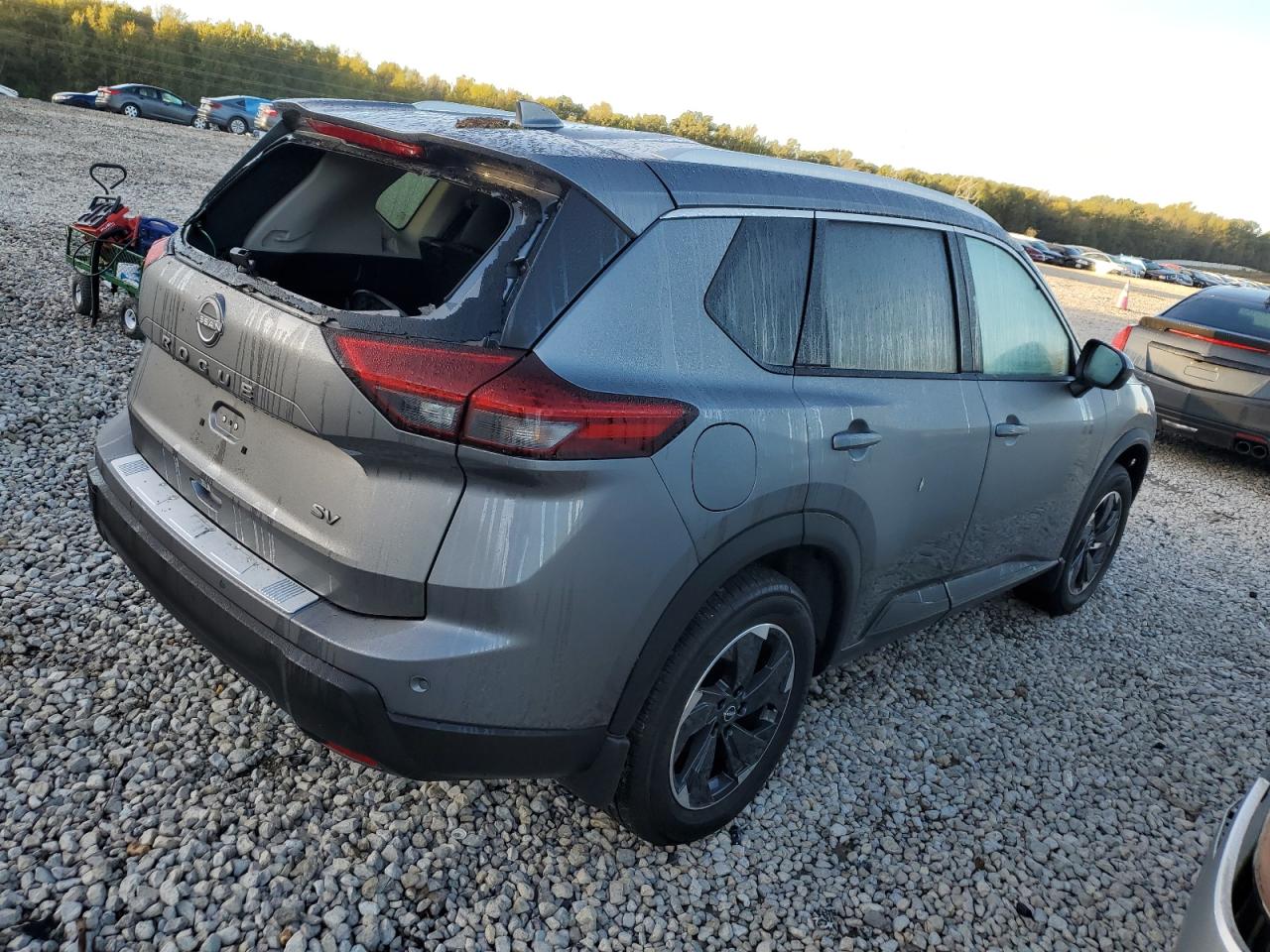 2024 Nissan Rogue - Image 3