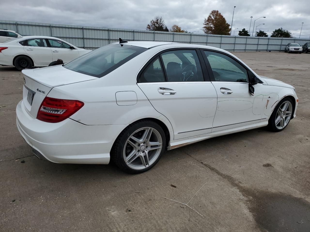 VIN WDDGF8ABXDR301586 2013 MERCEDES-BENZ C-CLASS no.3