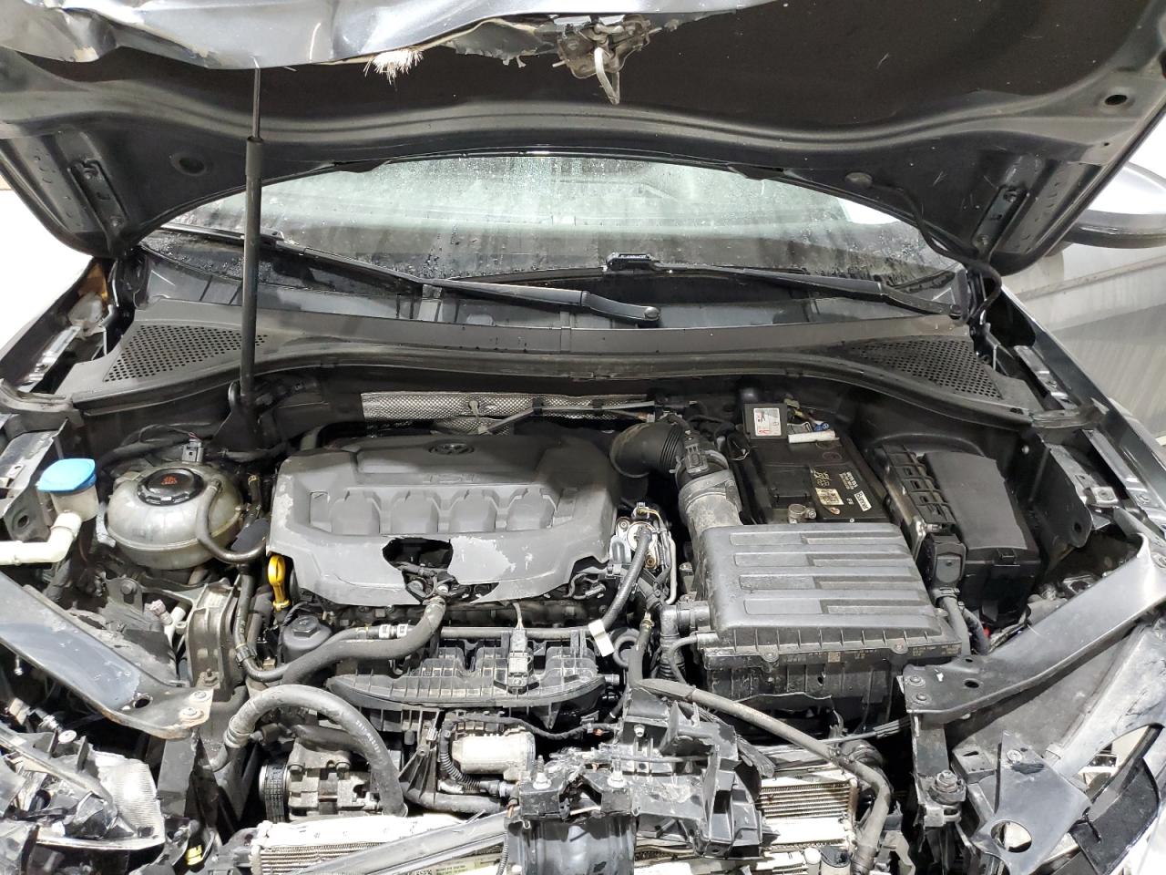 2018 Volkswagen Tiguan - Image 12