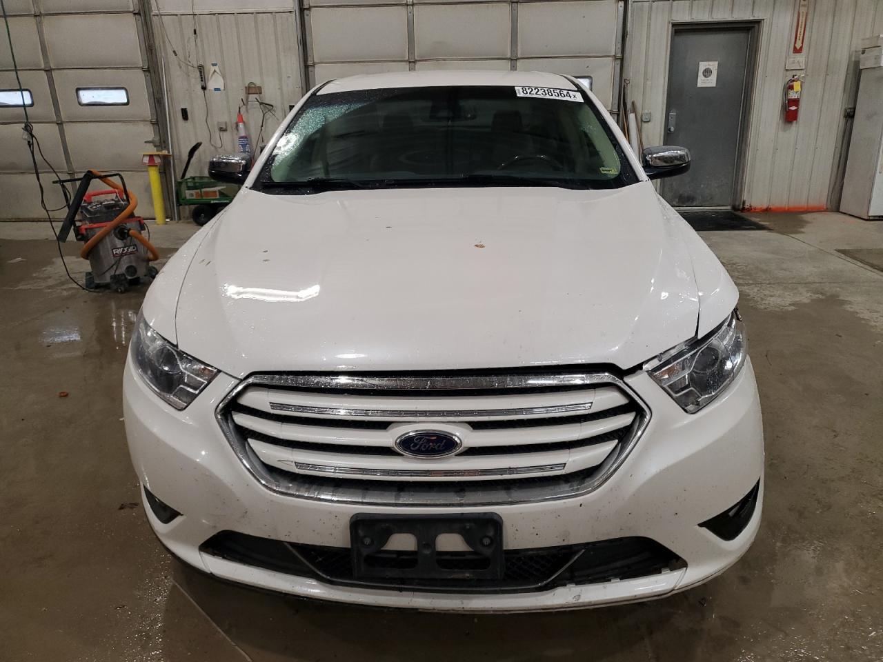 2018 Ford Taurus - Image 5
