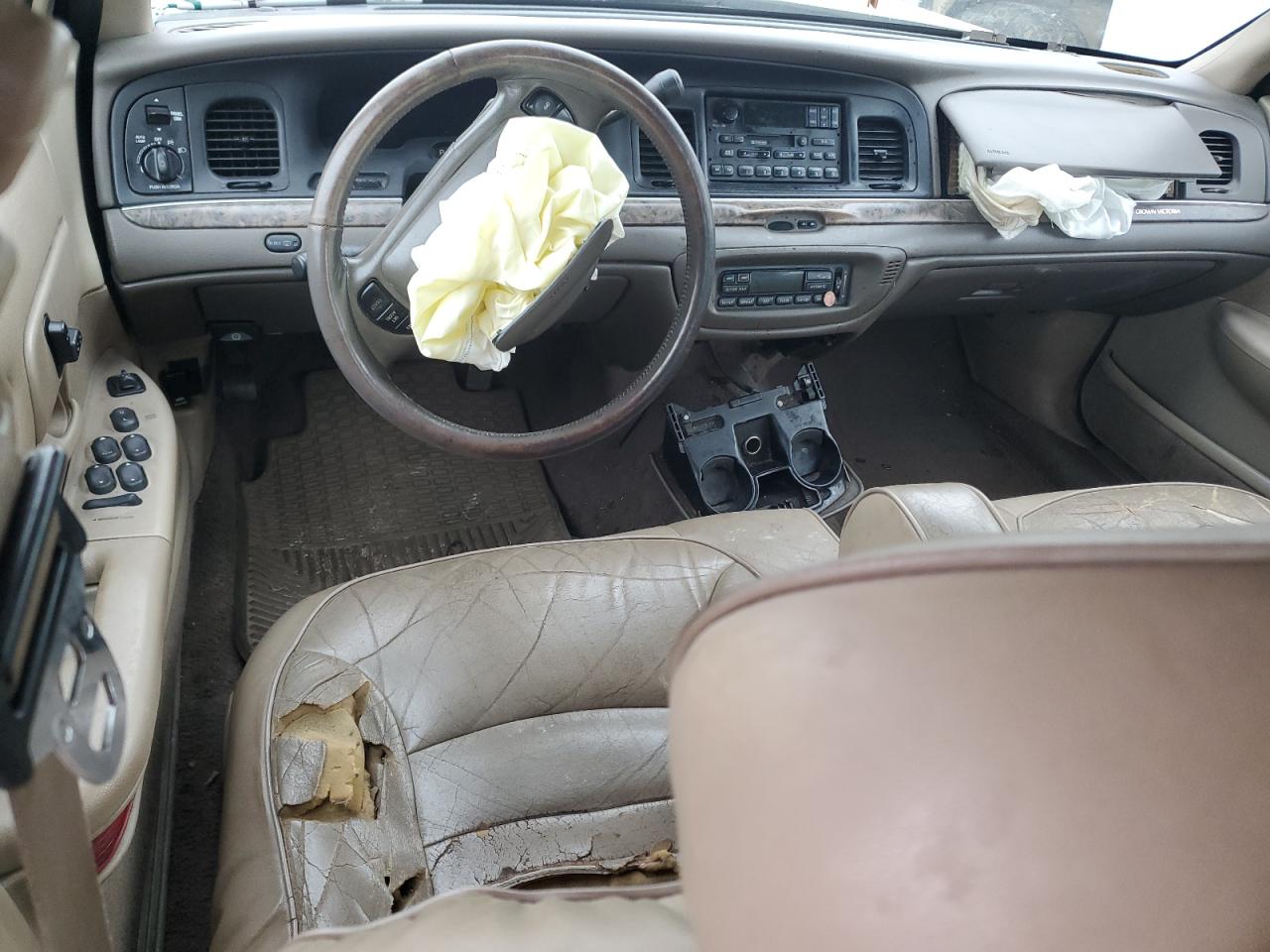 2000 Ford Crown Victoria - Image 8
