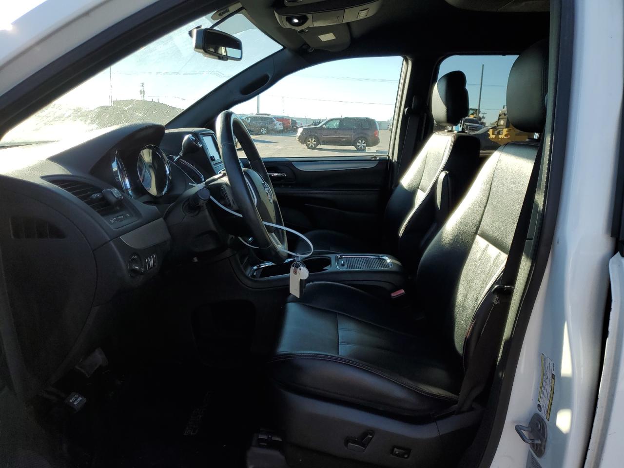 2017 Dodge Caravan - Image 7
