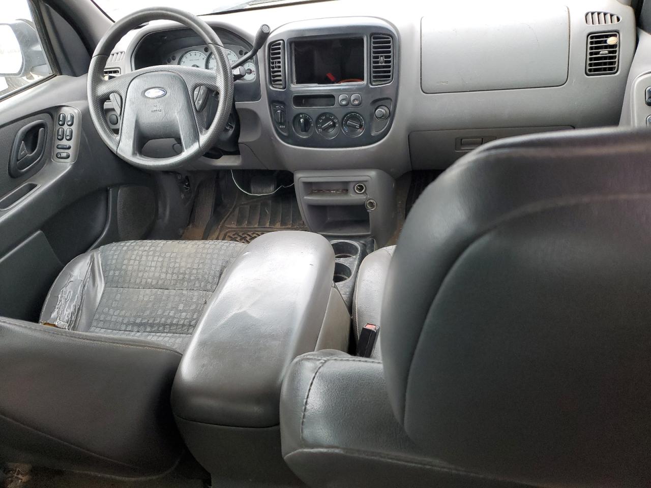 2002 Ford Escape - Image 8