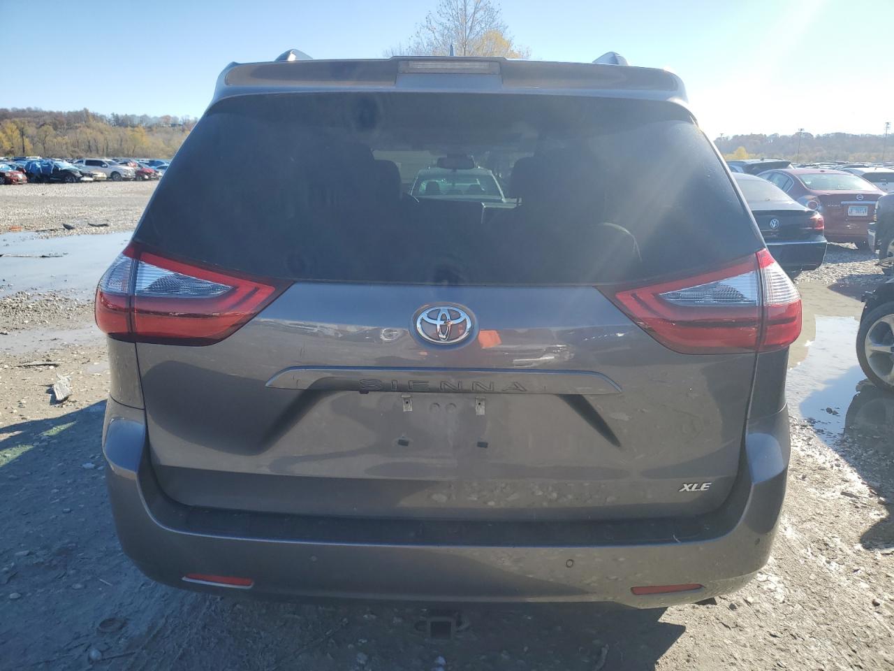 2020 Toyota Sienna - Image 6