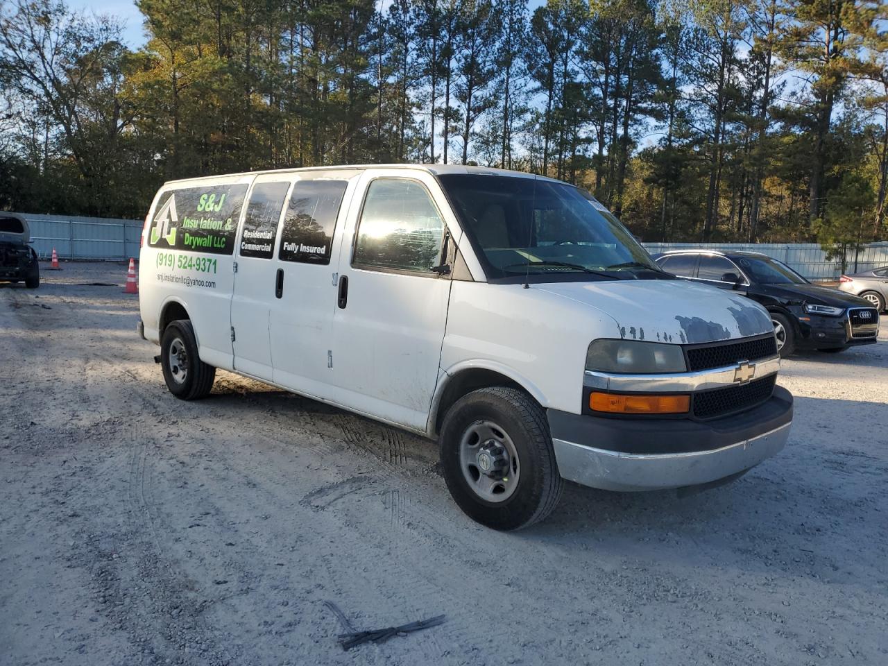 2011 Chevrolet Express - Image 4