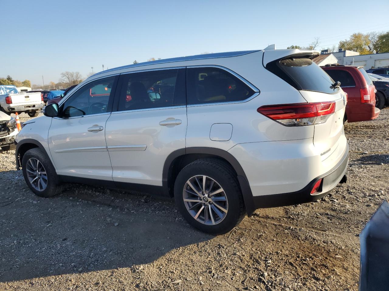 2019 Toyota Highlander - Image 2