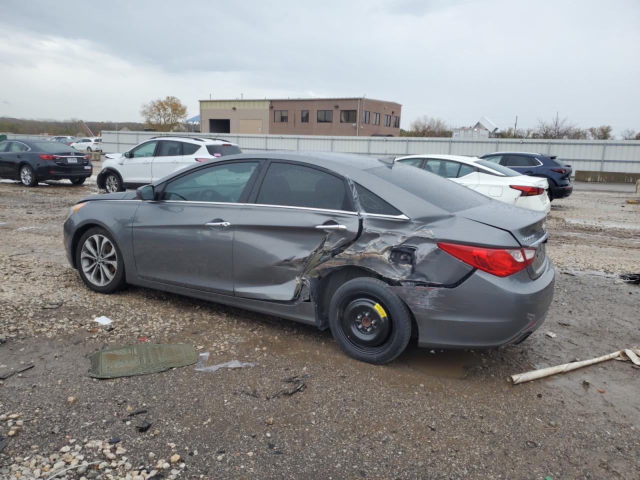 2013 Hyundai Sonata - Image 2