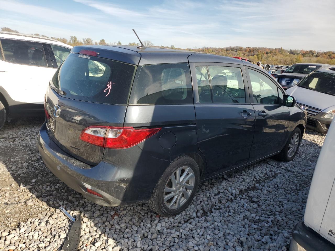 2012 Mazda 5 - Image 3