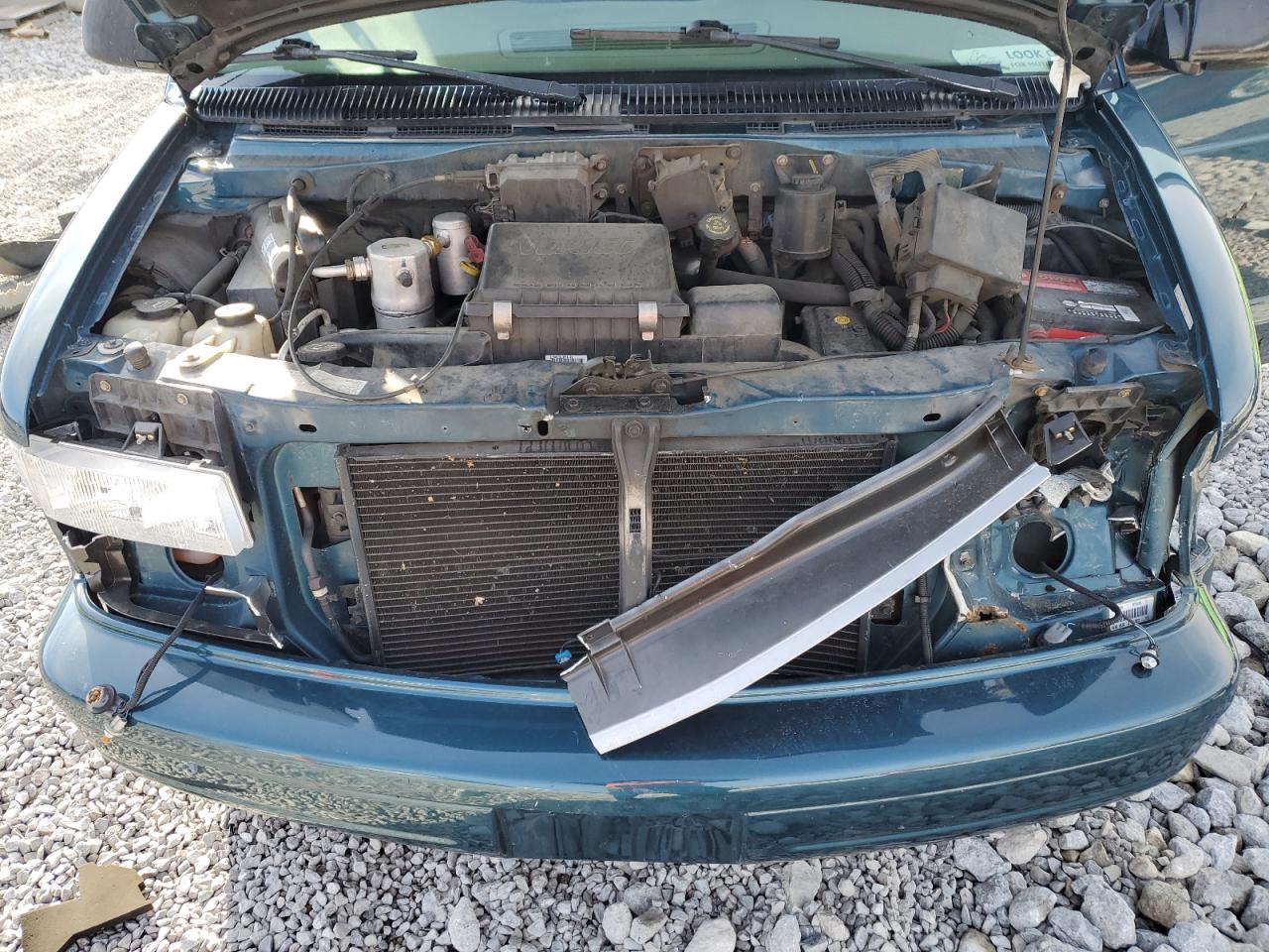 2002 Chevrolet Astro - Image 12