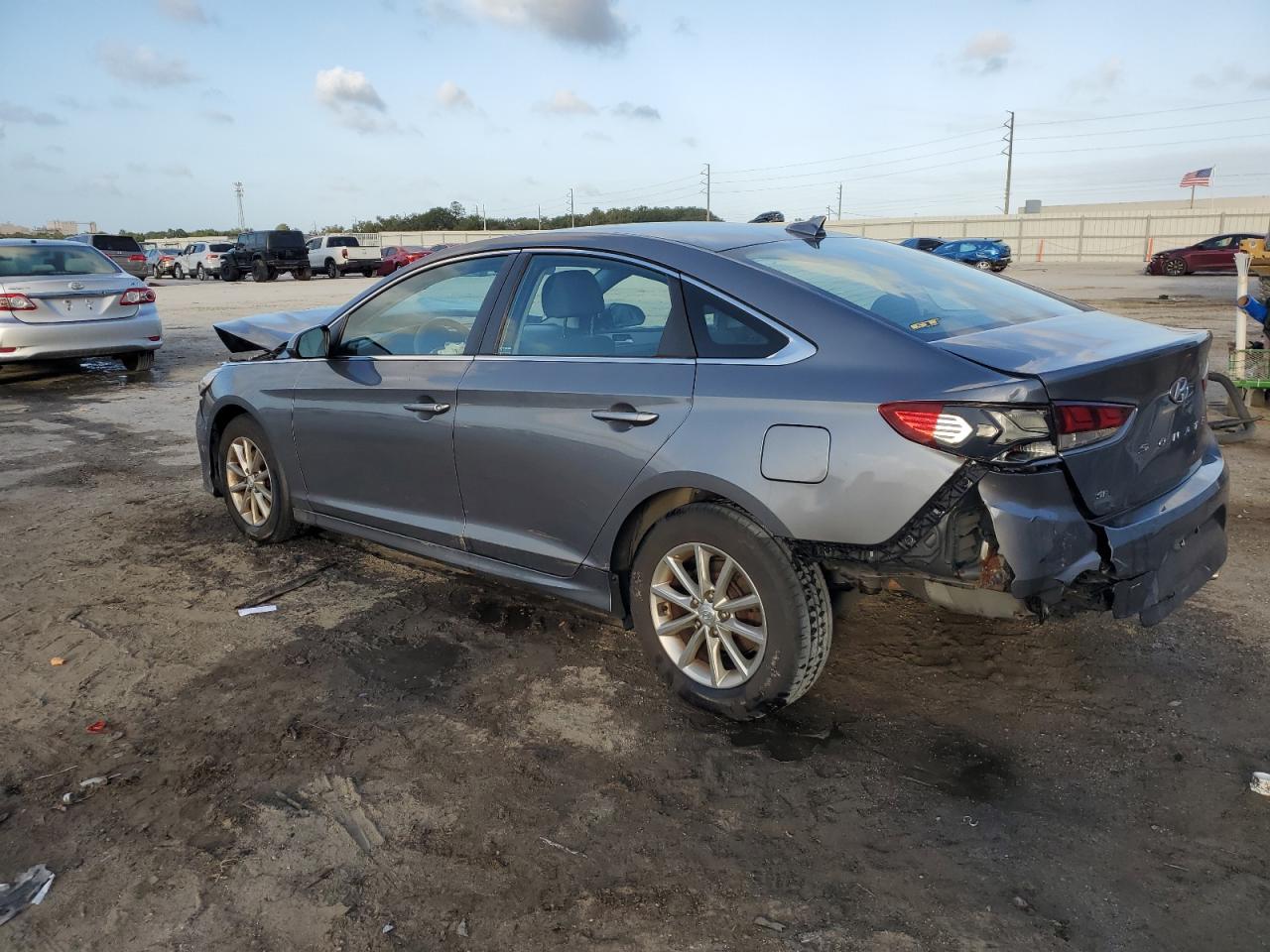 2018 Hyundai Sonata - Image 2