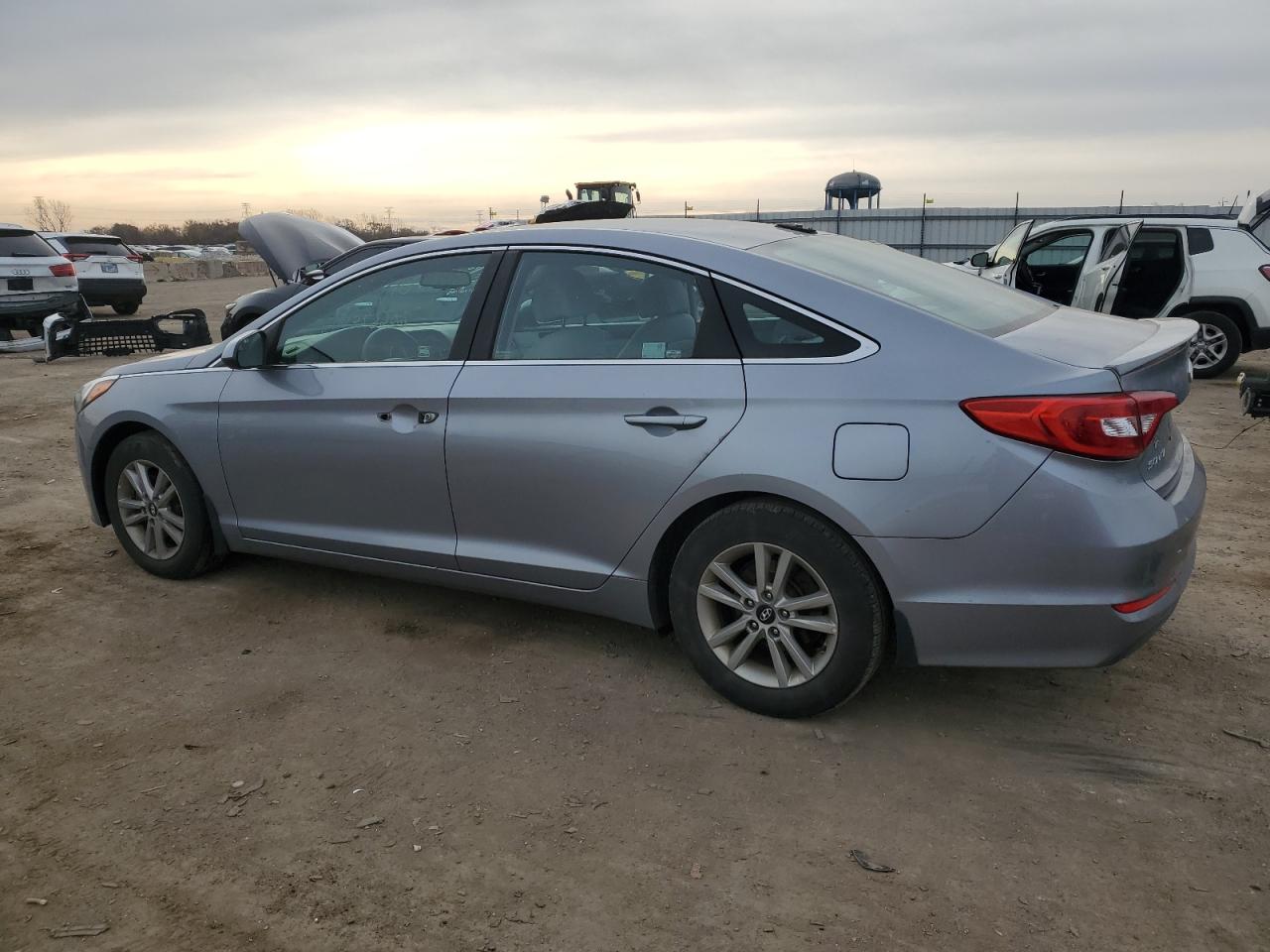 2016 Hyundai Sonata - Image 2