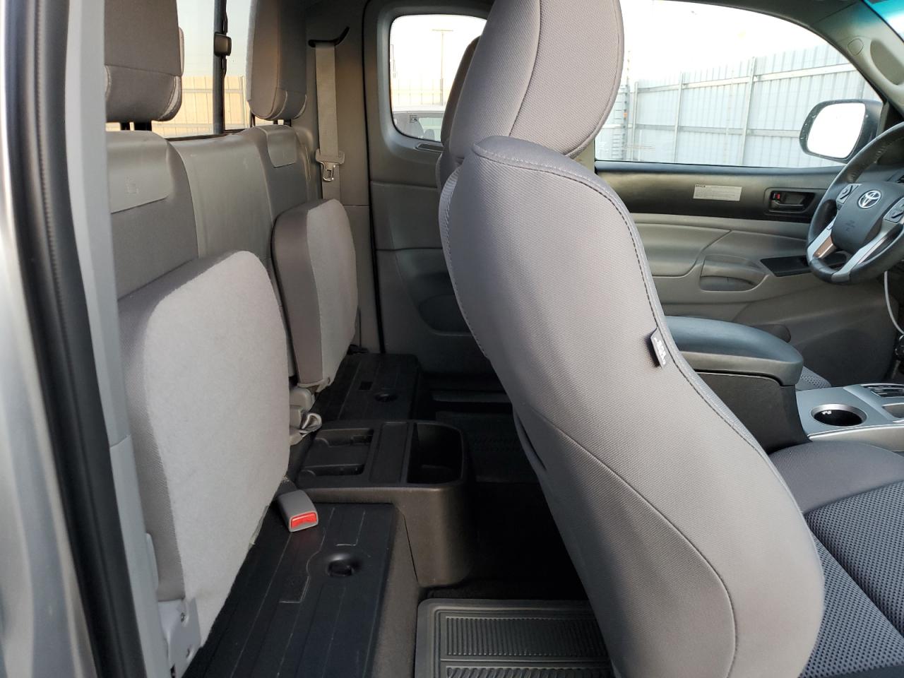 2015 Toyota Tacoma - Image 10
