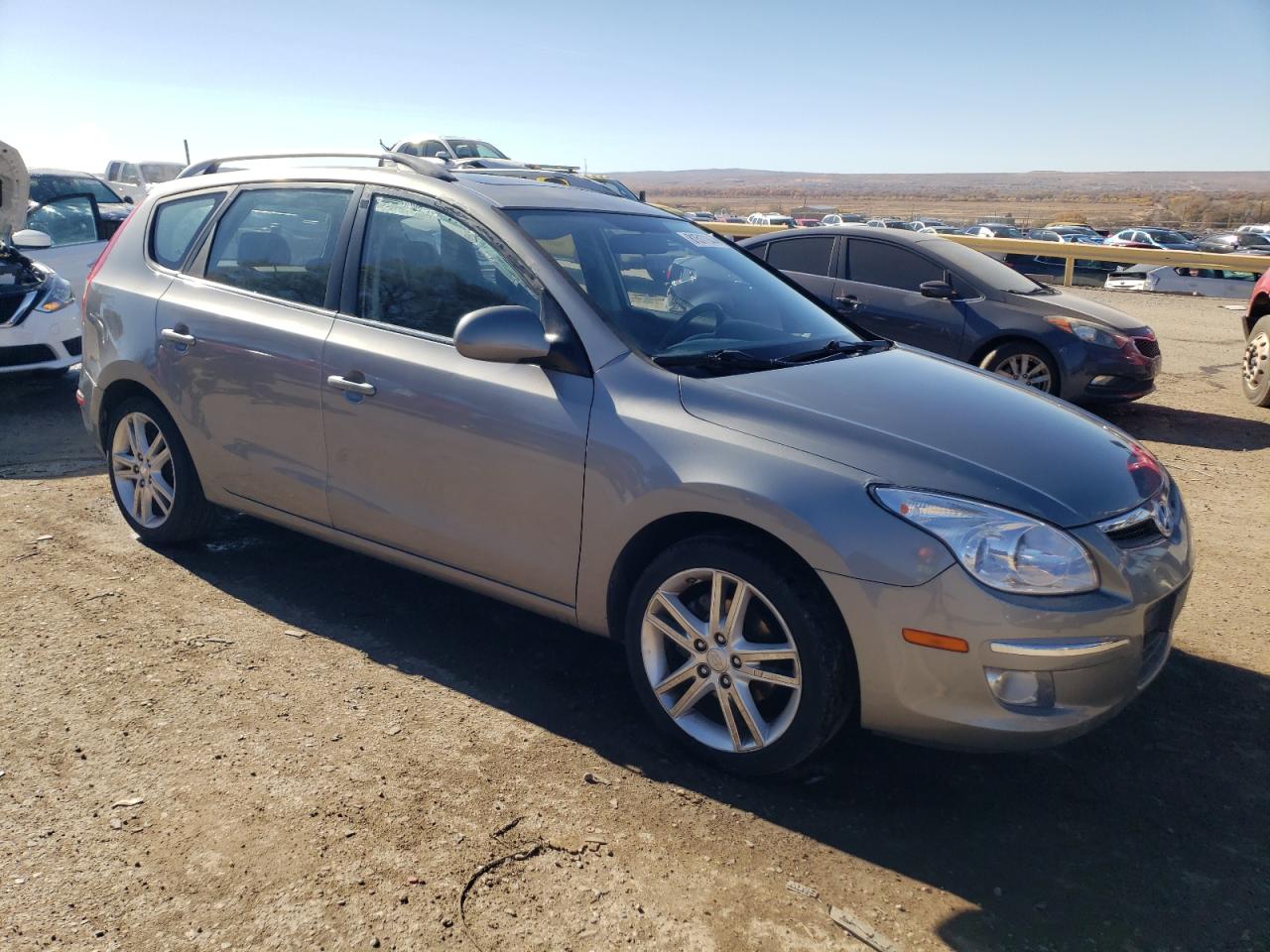 2011 Hyundai Elantra - Image 4