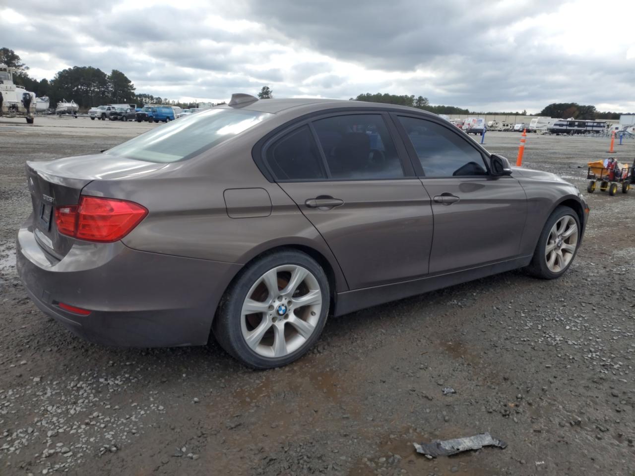 VIN WBA3B3C55EF544950 2014 BMW 3 SERIES no.3