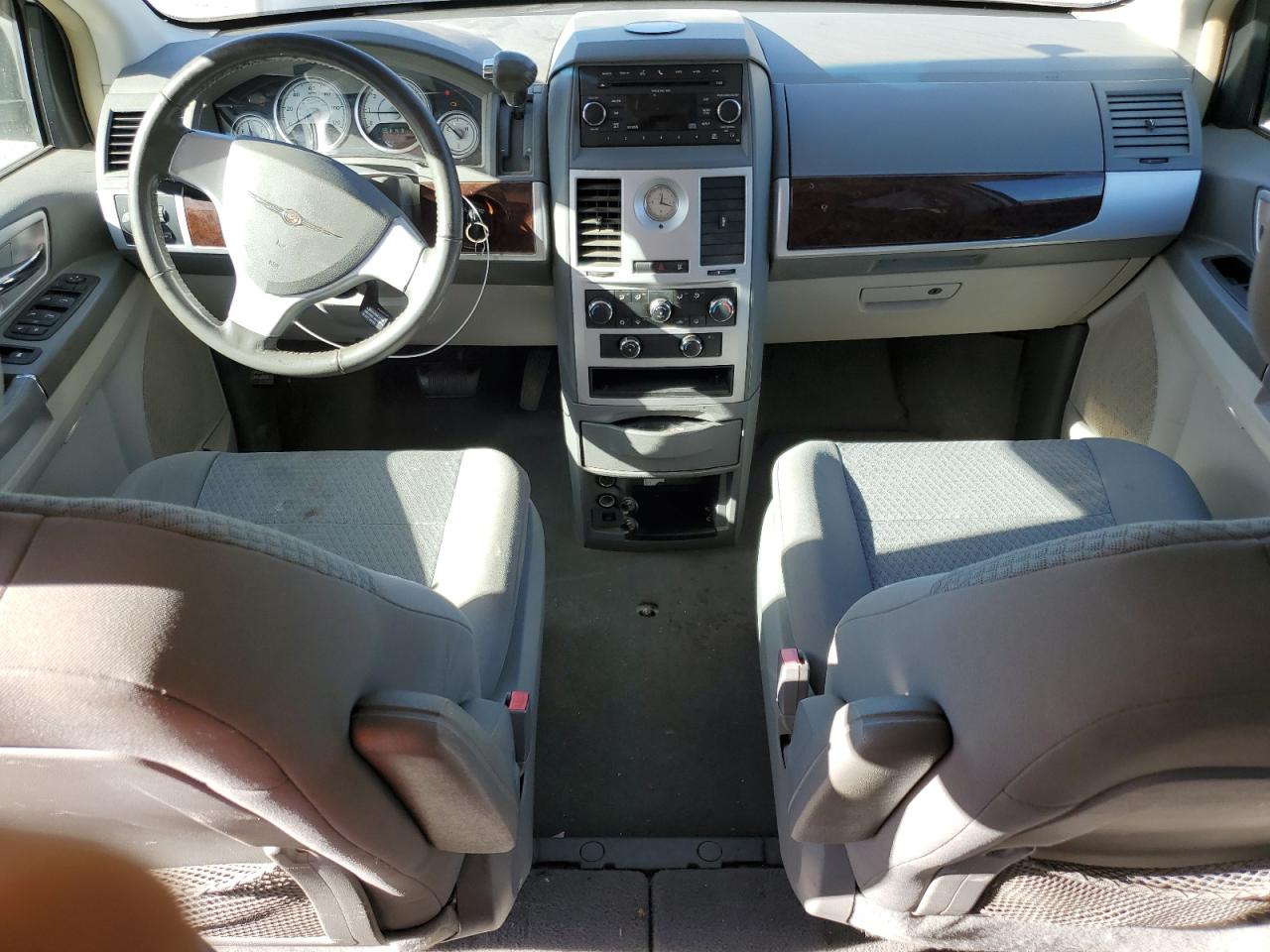 2010 Chrysler Town & Country Touring VIN: 2A4RR5D10AR492267 Lot: 79433494