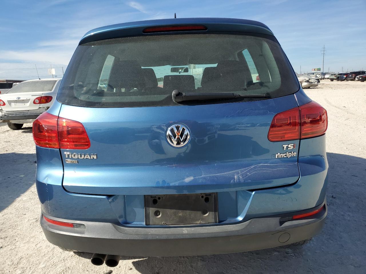 2017 Volkswagen Tiguan - Image 6