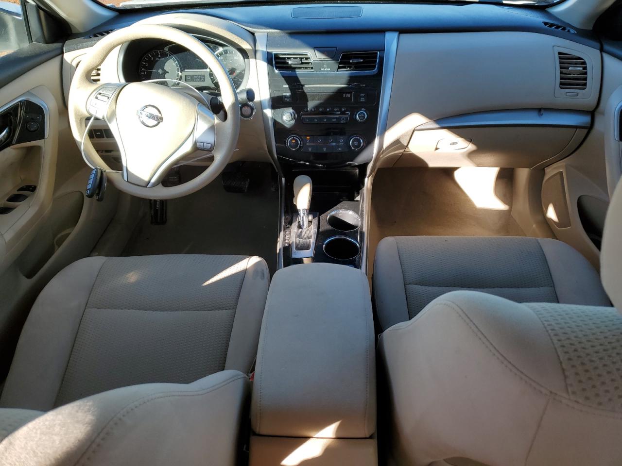 2014 Nissan Altima - Image 8