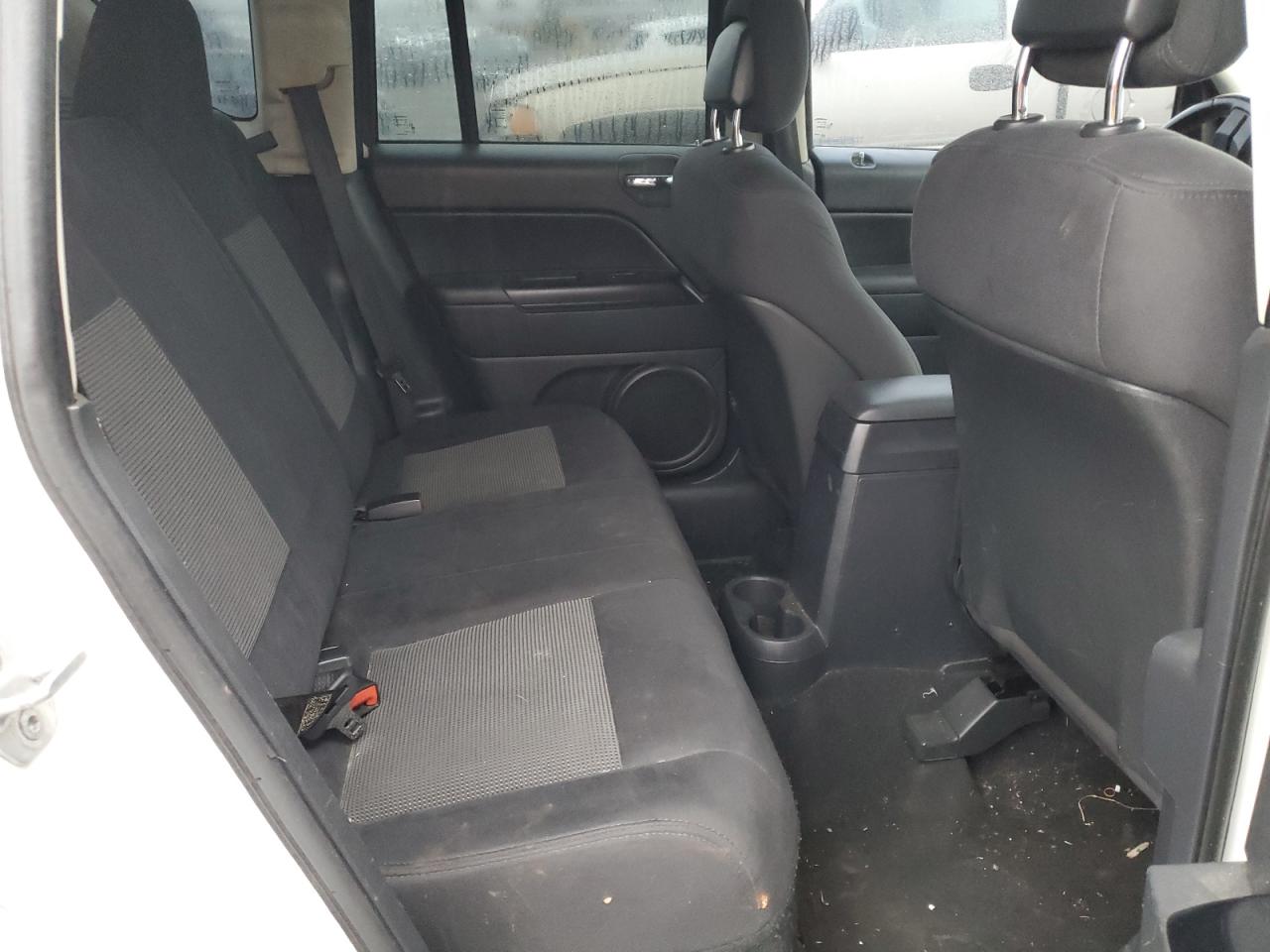 2011 Jeep Compass - Image 11