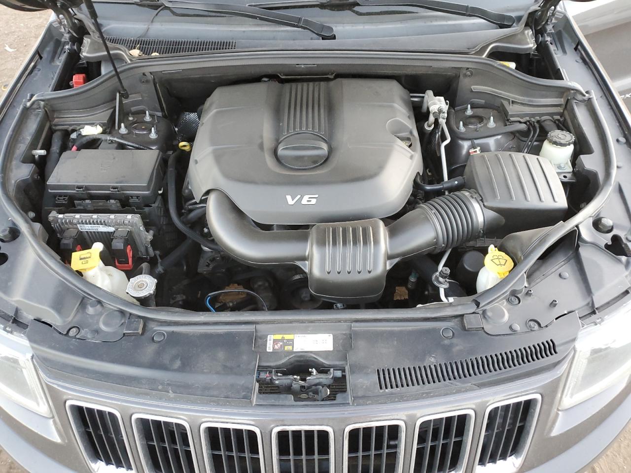 2014 Jeep Grand Cherokee - Image 12