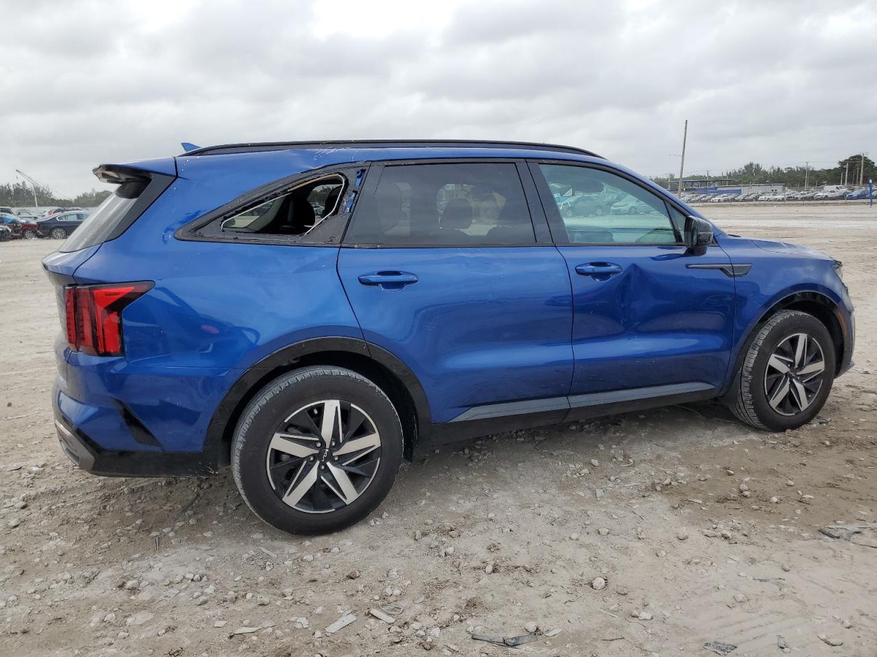 2023 Kia Sorento - Image 3