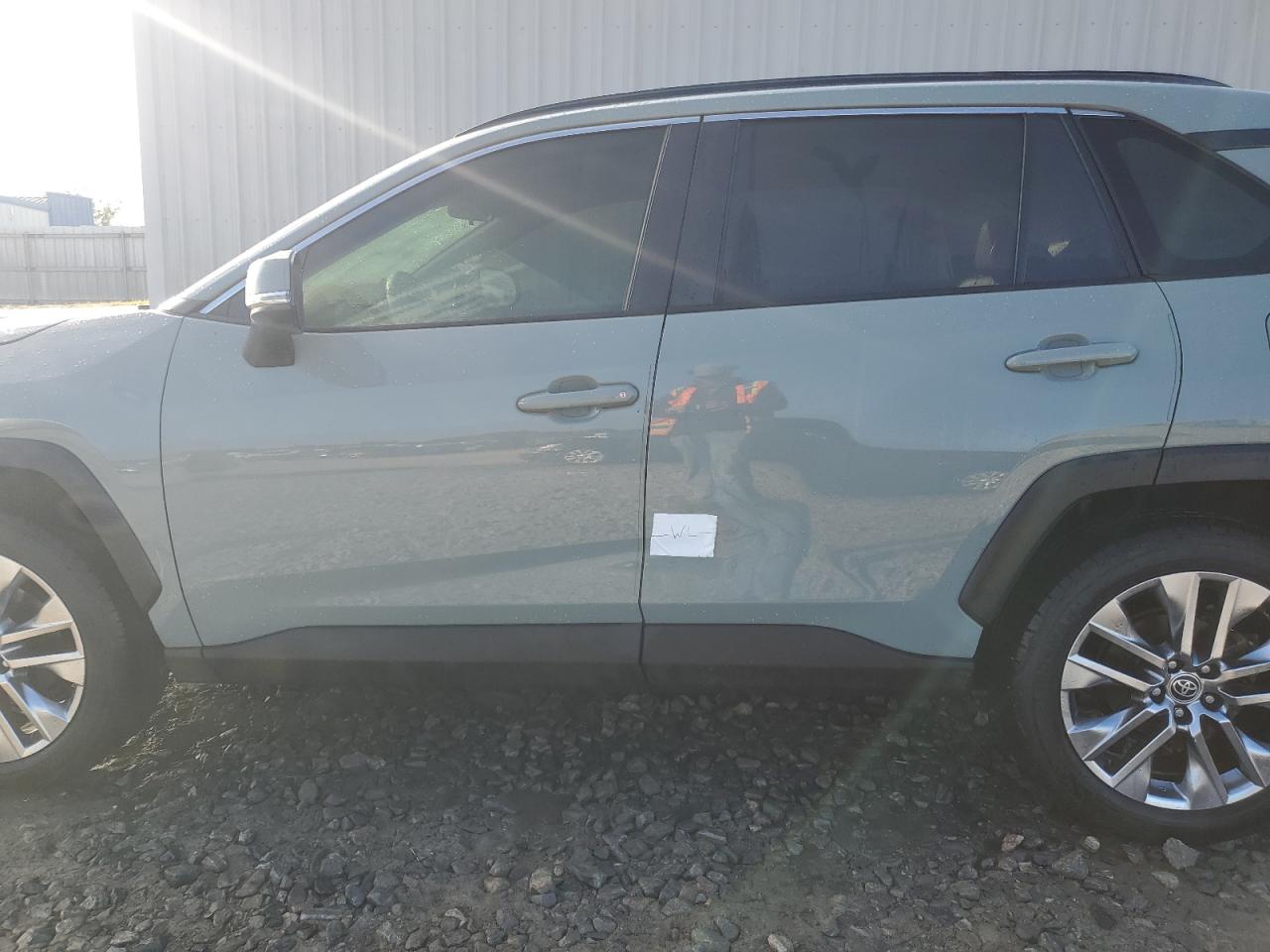 2021 Toyota RAV 4 - Image 13