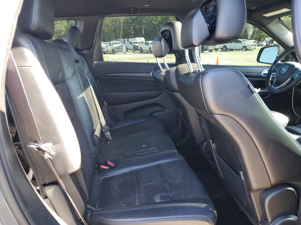 2020 Jeep Grand Cherokee - Image 11
