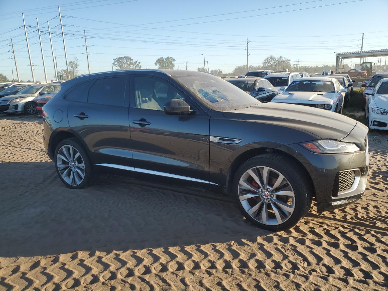 VIN SADCM2FV4LA647228 2020 JAGUAR F-PACE no.4