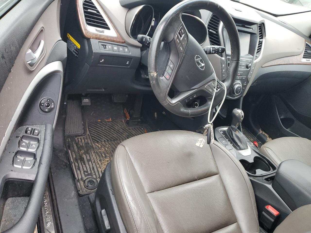 2017 Hyundai Santa Fe - Image 8