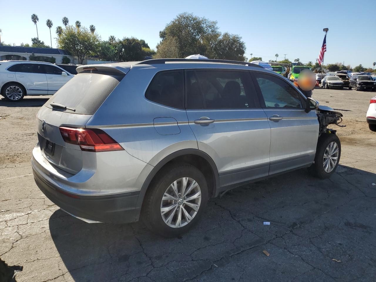 2019 Volkswagen Tiguan - Image 3