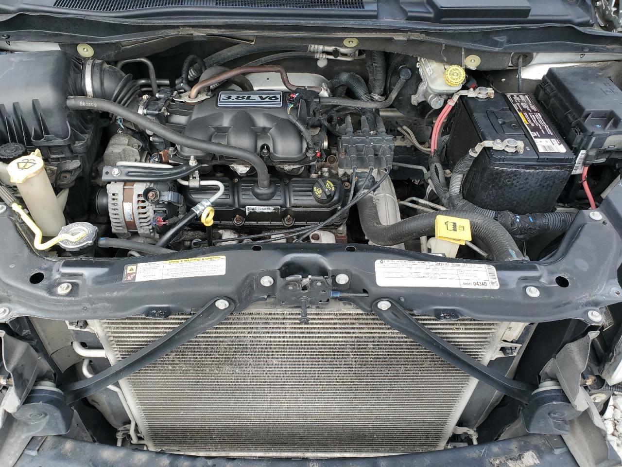 2010 Dodge Caravan - Image 12