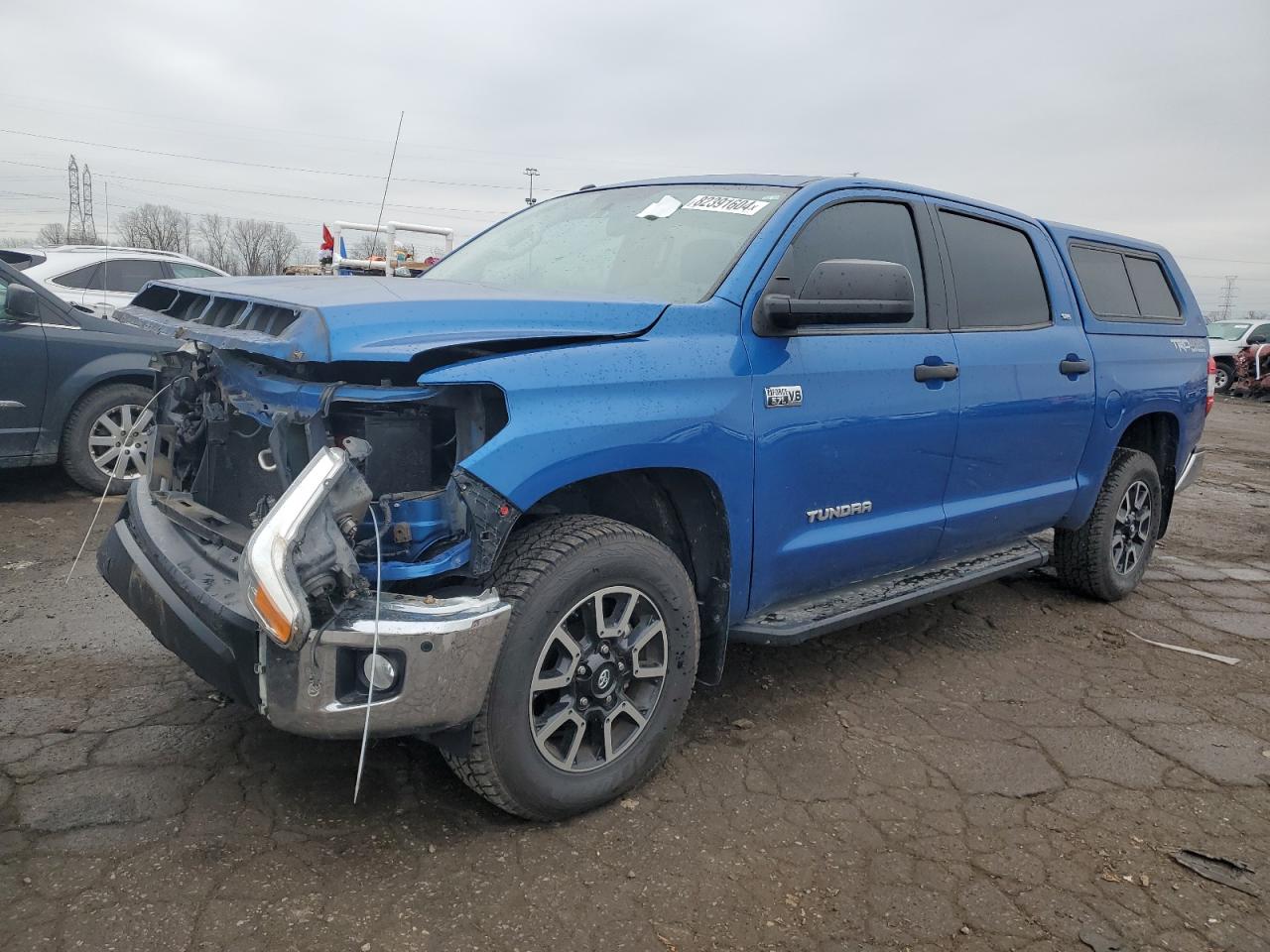 VIN 5TFDY5F16HX647724 2017 TOYOTA TUNDRA no.1