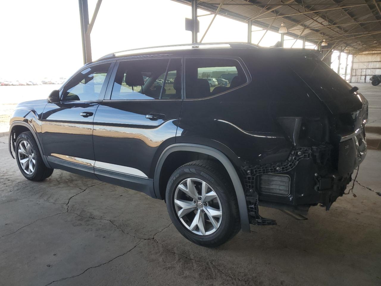 2018 Volkswagen Atlas - Image 2