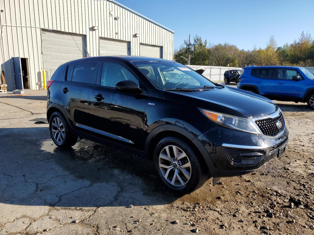 VIN KNDPBCAC4G7858415 2016 KIA SPORTAGE no.4