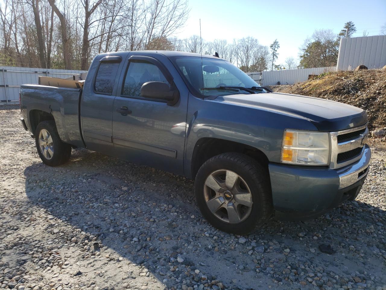 2011 Chevrolet Silverado - Image 4